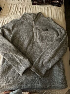 The North Face Men’s Grey Heather Quarter-Zip Fleece Pullover